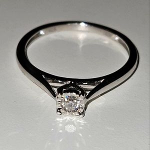 Brand forever bride, .925 sterling silver 1/10 CTTW genuine diamond